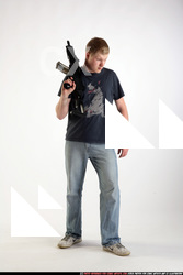 JANISONE MERCENARY HOLDING2 SUBMACHINEGUN 01.JPG