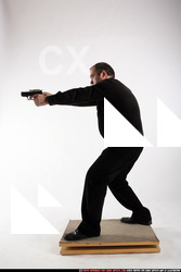 MATEJ SHOOTING DUAL PISTOLS 02 C.jpg