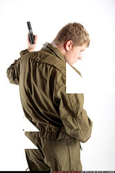 2009 01 JANISONE PISTOL POSE1 01.jpg