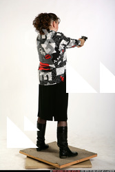 2009 06 PAULA AIMING REVOLVER 03 B.jpg