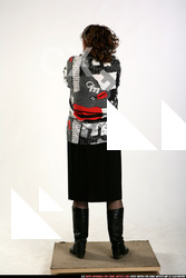 2009 08 PAULA STANDING AIMING PISTOL LIGHT 04 B.jpg