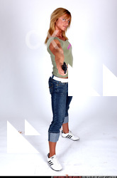 2009 08 JANNIE AIMING REVOLVER 00 A.JPG