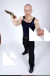 2009 10 RAFAEL PISTOL HAND GIVING 03.jpg