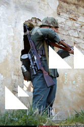 2010 03 WW2 INFANTRY GUARDING SURRENDERED PRISONER 10.jpg