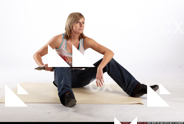 2010 04 KATYANA SITTING SWORD POSE 00.jpg