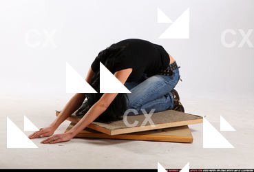 2010 04 SILVIA KNEELING HEAD DOWN 03