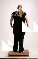 2010 04 BRITNEY HANDS ON HIPS 04