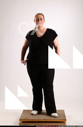 2010 04 BRITNEY HANDS ON HIPS 00