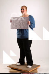 2010 04 BRITNEY SHOWING SIGN 01