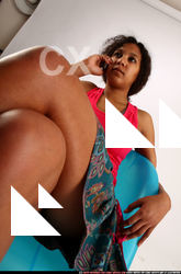 2010 07 ELLIE SITTING CALLING 08