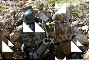 2010 08 WW2 UNIT IN COVER OBSERVING1 11.jpg