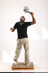 2010 12 GAEL CASAUS SMASHING AXE2 04 B