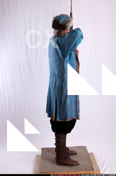 2010 12 MIANA HUNTER-SHOOTING-BOW1 06 B.JPG