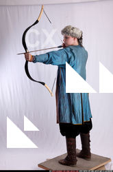 2010 12 MIANA HUNTER-SHOOTING-BOW1 03 B.JPG