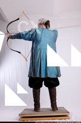 2010 12 MIANA HUNTER-SHOOTING-BOW1 04 C.JPG