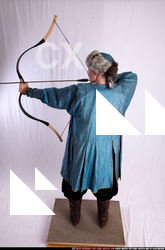 2010 12 MIANA HUNTER-SHOOTING-BOW1 04 A.JPG