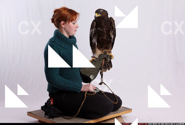 2010 12 KASANDRA FALCONER GOLDEN EAGLE POSES 07 B.JPG