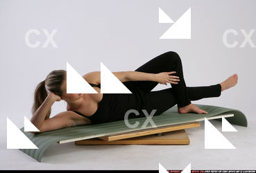 2011 03 MONICCA PILATES POSE3 07