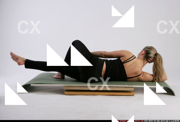 2011 03 MONICCA PILATES POSE3 04