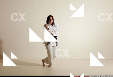 2011 04 MICHELLE SMAX KARATE POSE1 13.jpg