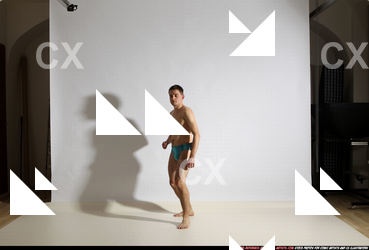 2011 06 LENNY SMAX SPINNING KICK 01