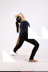 2011 06 NAOMI YOGA POSE2 05