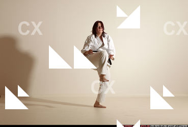 2011 09 MICHELLE SMAX KARATE POSE4 08