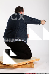 2012 01 SLAVOJ KNEELING REVOLVER SHOOTING 05