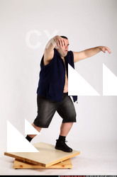 2012 12 SLAVOJ ZOMBIE POSE2 01 B