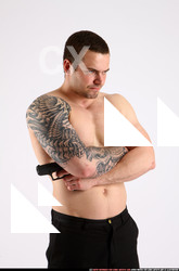 2013 07 ALEX GUARDING DUAL GUNS 01