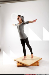 2014 01 PEGGY FITNESS POSE1 01