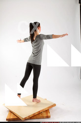 2014 01 PEGGY FITNESS POSE1 05