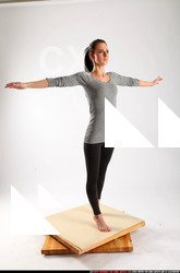 2014 01 PEGGY FITNESS POSE1 07