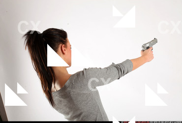 2014 01 PEGGY DOUBLE GUNS POSE1 05