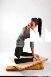 2014 04 PEGGY FITNESS POSE2 01 B