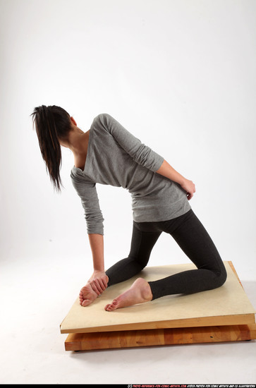 Woman Adult Athletic White Fitness poses Kneeling poses Casual