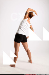 2014 11 AMY YOGA POSE3 03 B