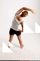 2014 11 AMY YOGA POSE3 04 A