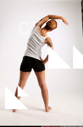 2014 11 AMY YOGA POSE3 04 C