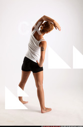 2014 11 AMY YOGA POSE3 05 B