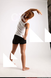 2014 11 AMY YOGA POSE3 05 C