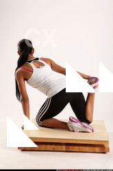 2014 11 KATERINE YOGA POSE4 04 B