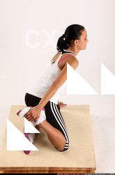 2014 11 KATERINE YOGA POSE4 06 A