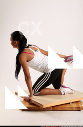 2014 11 KATERINE YOGA POSE4 03 B