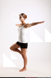 2015 03 AMY YOGA POSE5 01 B