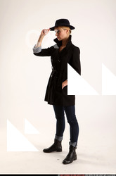 2015 02 RACHEL HAT POSE1 01