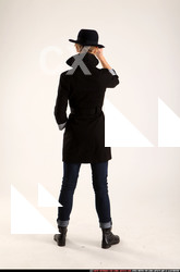 2015 02 RACHEL HAT POSE1 04