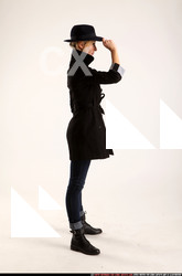 2015 02 RACHEL HAT POSE1 06