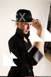 2015 02 RACHEL HAT POSE1 09