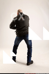 2015 08 ROSS KNIFE POSE3 03